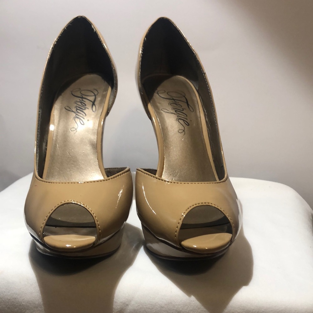 Fergie pumps